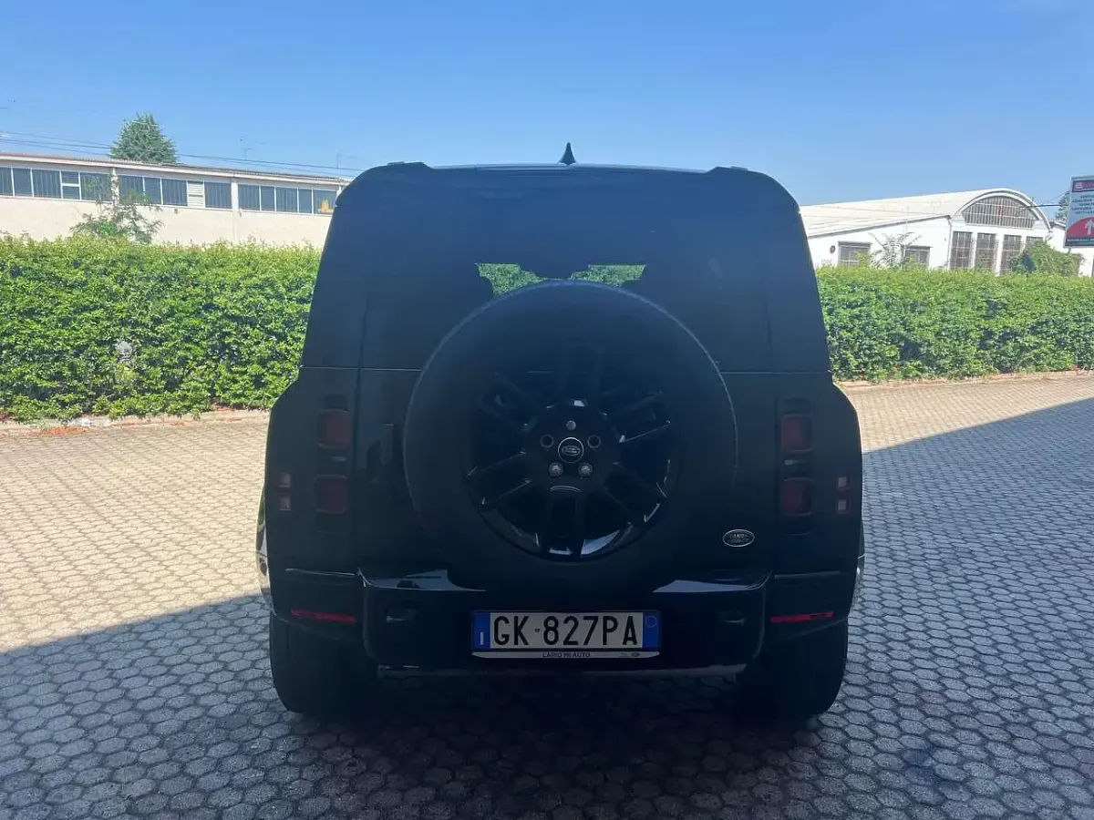 Usata Land Rover Defender HSE Dynamic 249 CV (183 kW) 2022 Nero SUV