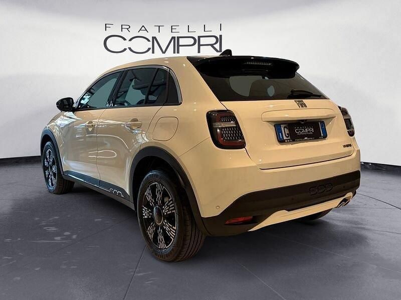 Usata Fiat 600 145 CV (106 kW) 2025 Bianco SUV