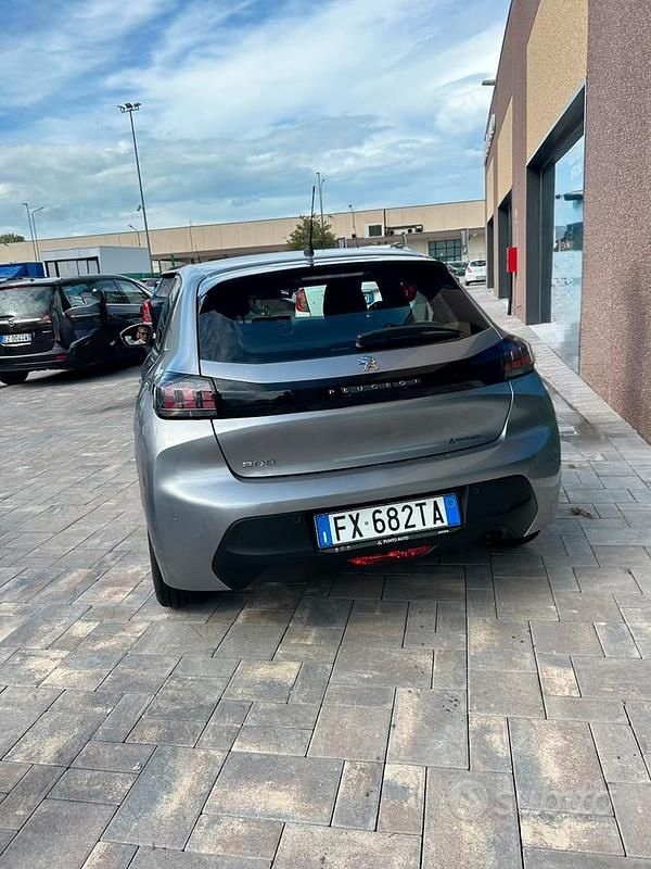 Usata Peugeot 208 101 CV (74 kW) 2019 Grigio Utilitaria