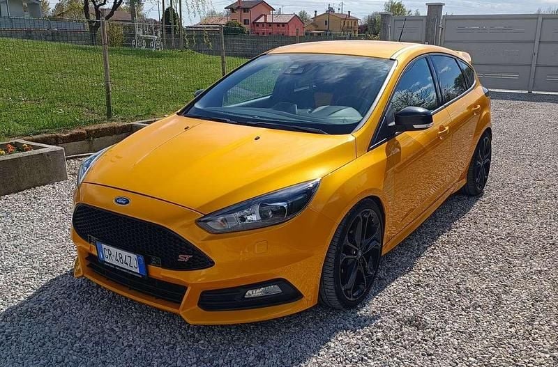Usata Ford Focus ST 185 CV (136 kW) 2015 Berlina