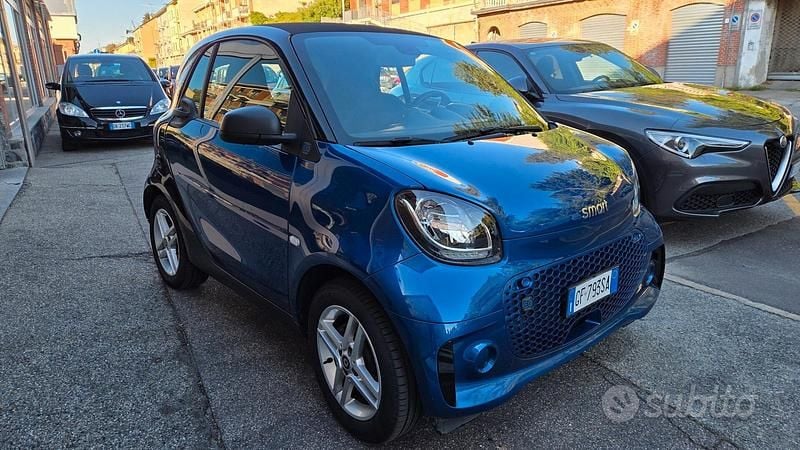 Begagnad Smart ForTwo Coupé Pure 41 kW (56 HK) 2021 Blå Halvkombi