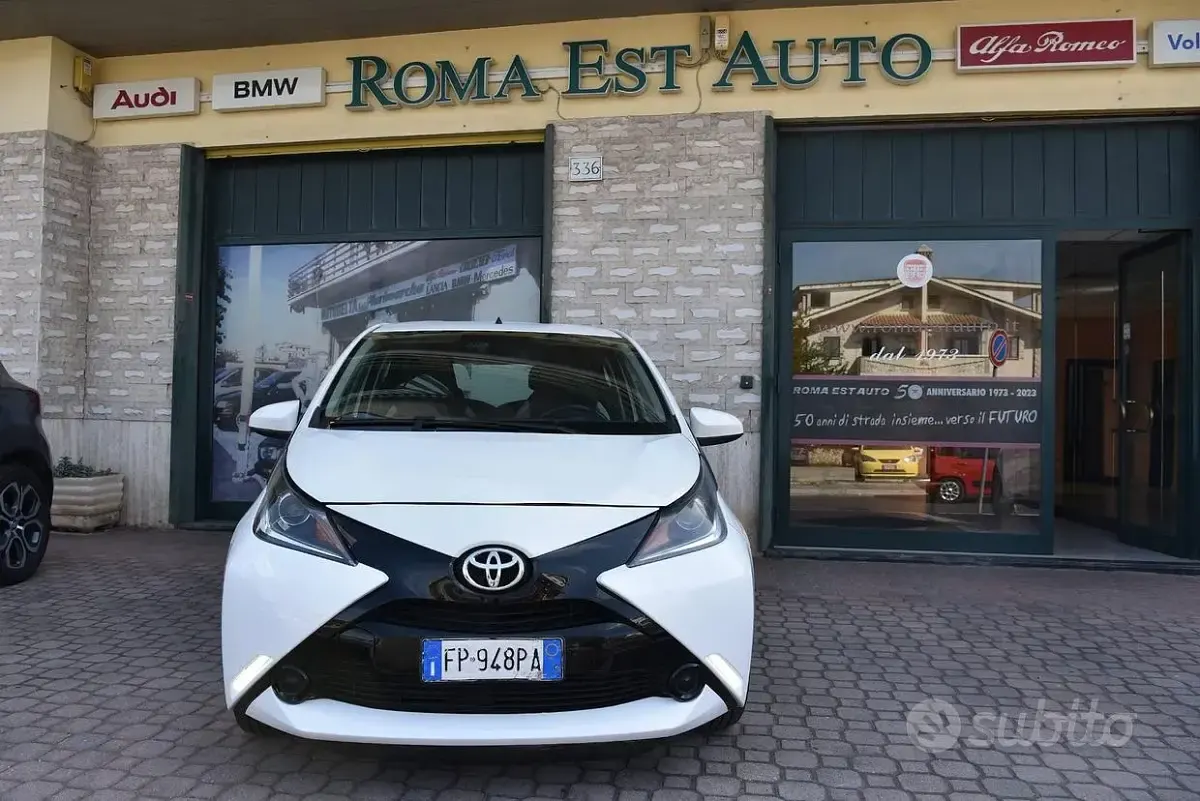 Usata Toyota Aygo X-play 69 CV (50 kW) 2018 Bianco Utilitaria