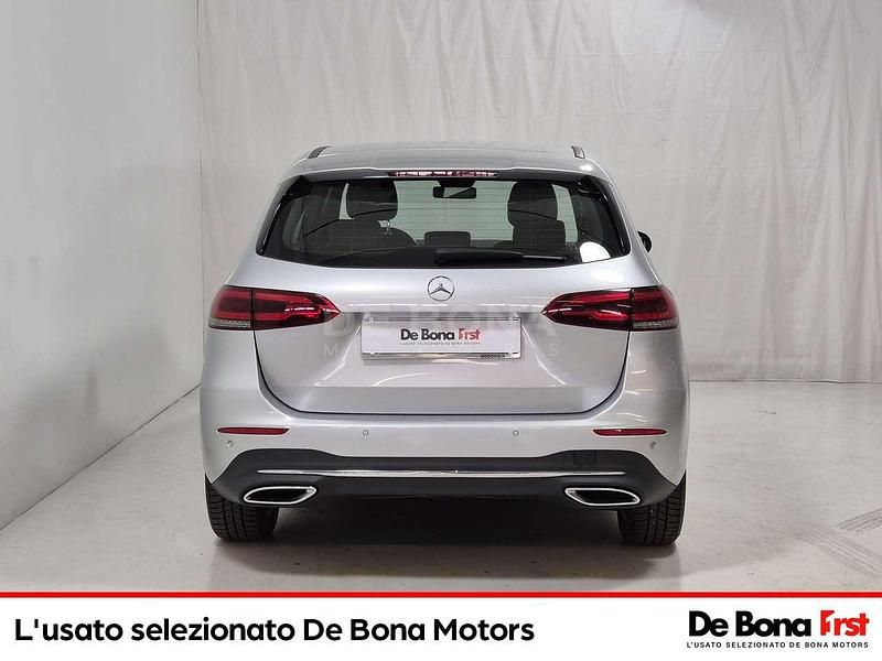 Usata Mercedes B200 163 CV (119 kW) 2019 Grigio Monovolume