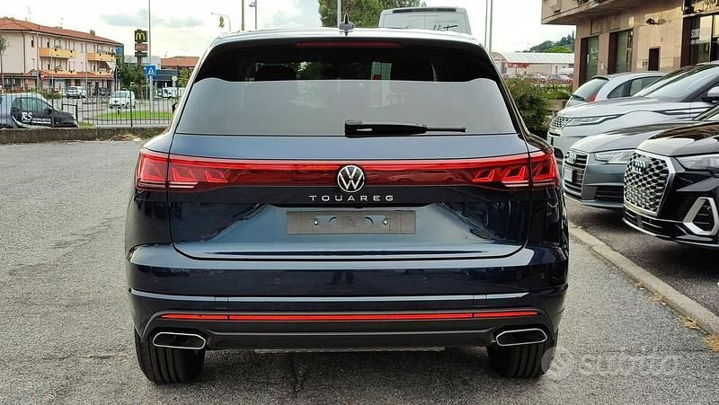 Usata VW Touareg Elegance 231 CV (169 kW) 2024 Blu SUV