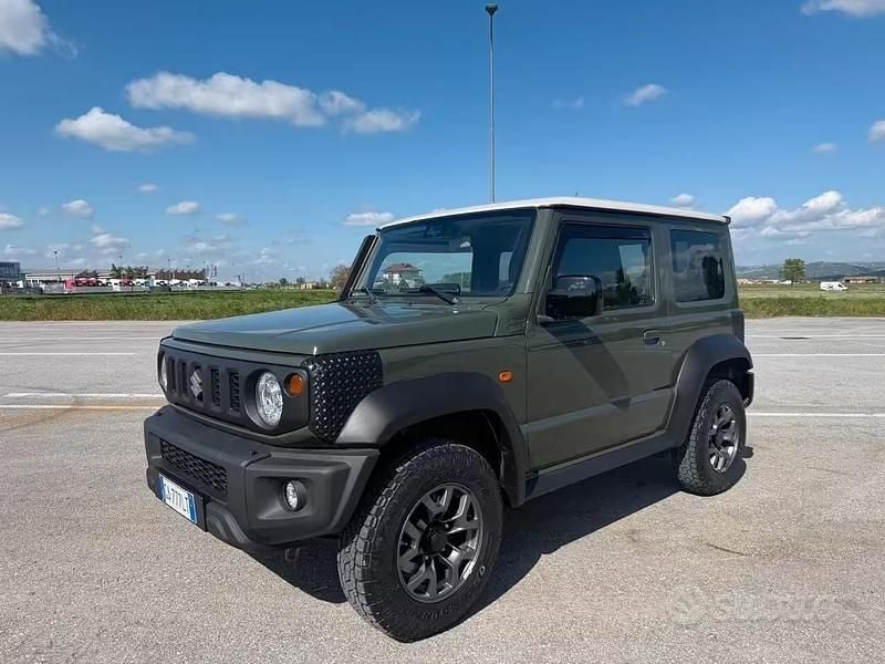 Usata Suzuki Jimny 102 CV (75 kW) 2020 Verde SUV