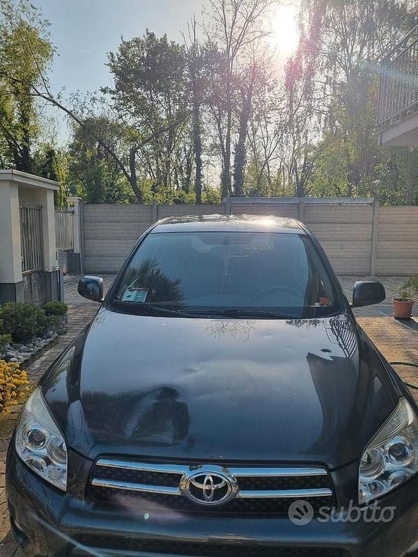 Usata Toyota RAV4 Sol 150 CV (110 kW) 2009 Grigio SUV