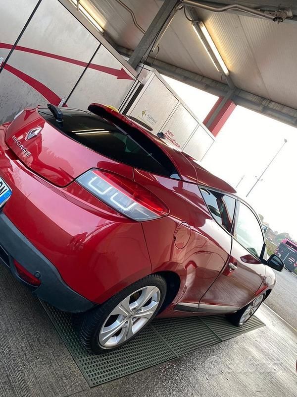 Usata Renault Mégane Coupé 110 CV (80 kW) 2011 Rosso Coupé