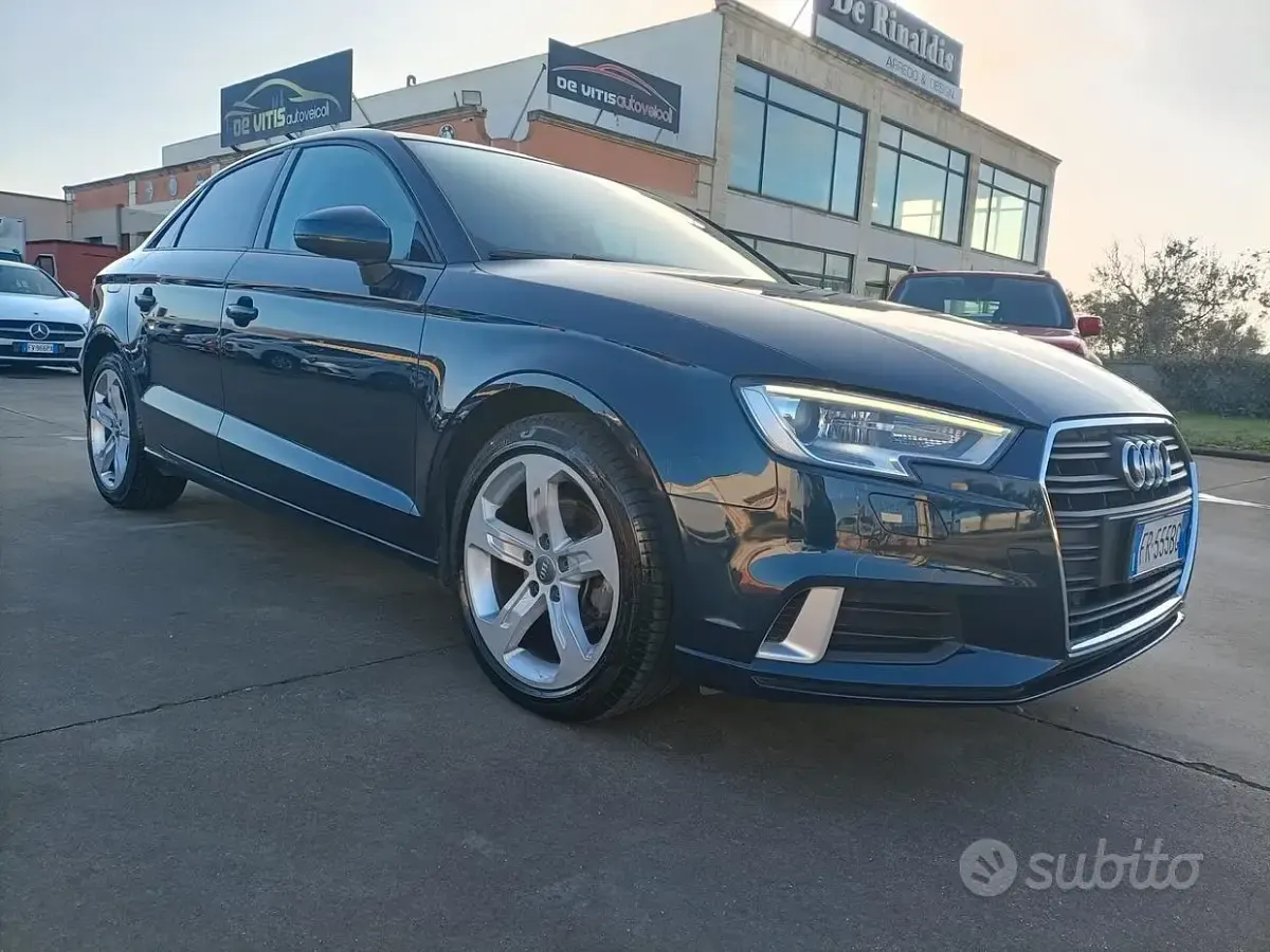 Usata Audi A3 Design 116 CV (85 kW) 2018 Blu Berlina