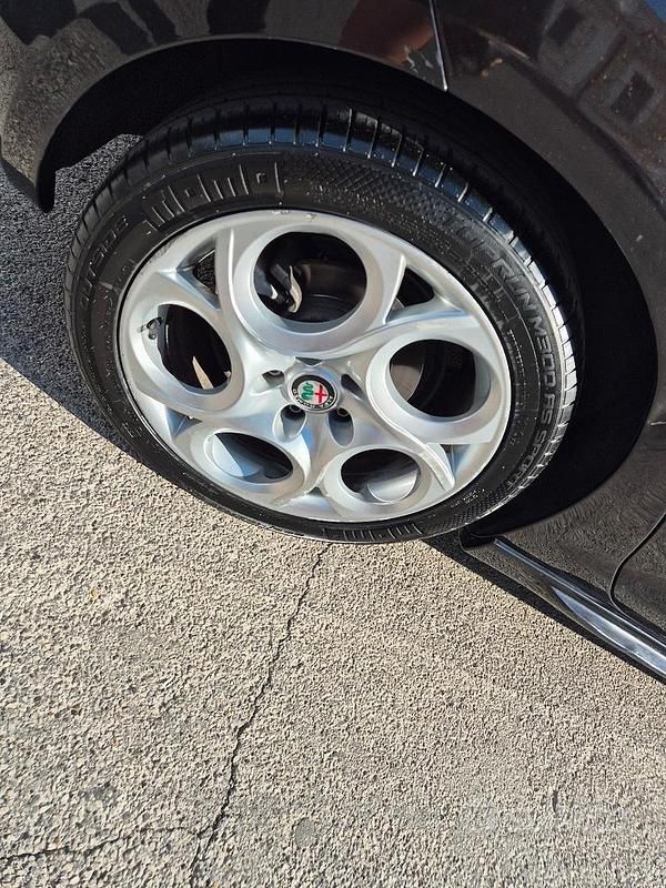 Usata Alfa Romeo Giulietta Super 120 CV (88 kW) 2017 Nero Utilitaria