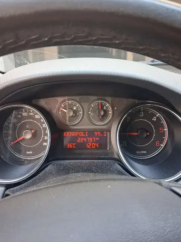 Usata Fiat Bravo Easy 105 CV (77 kW) 2012 Utilitaria