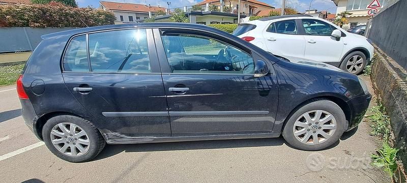 Usata VW Golf VI 102 CV (75 kW) 2009 Nero Utilitaria