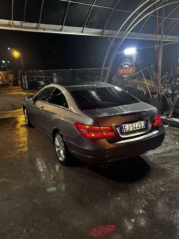 Usata Mercedes E220 Elegance 170 CV (125 kW) 2011 Coupé