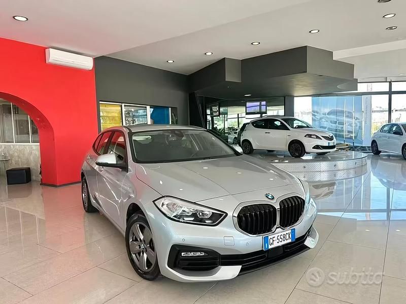 Usata BMW 116 Advantage 116 CV (85 kW) 2021 Grigio Utilitaria