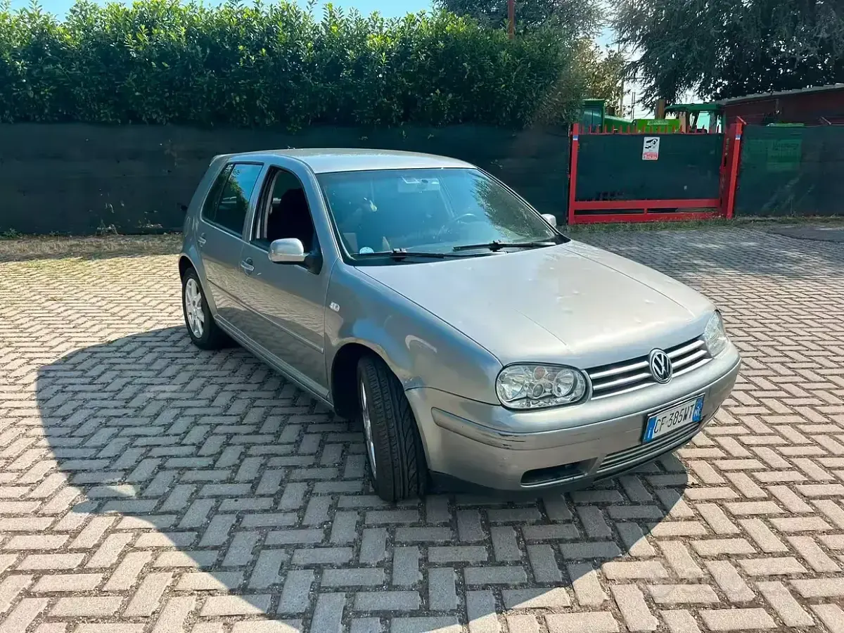 Usata VW Golf IV 105 CV (77 kW) 2003 Grigio Berlina