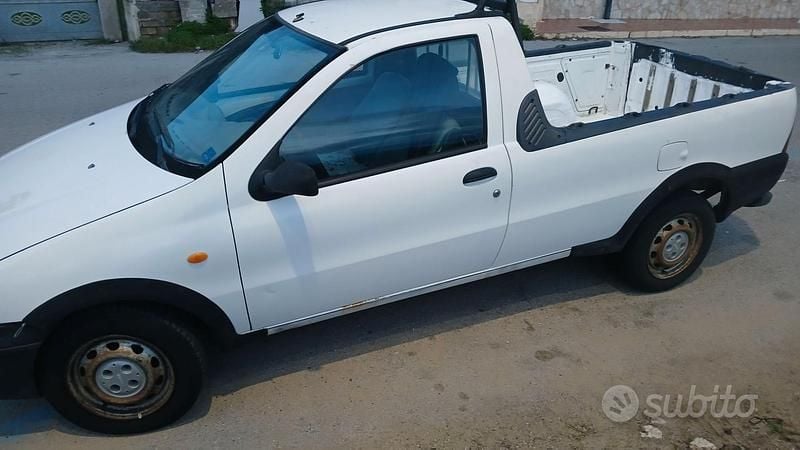 Occasion Fiat Strada 63 ch (46 kW) 2001 Pick-up