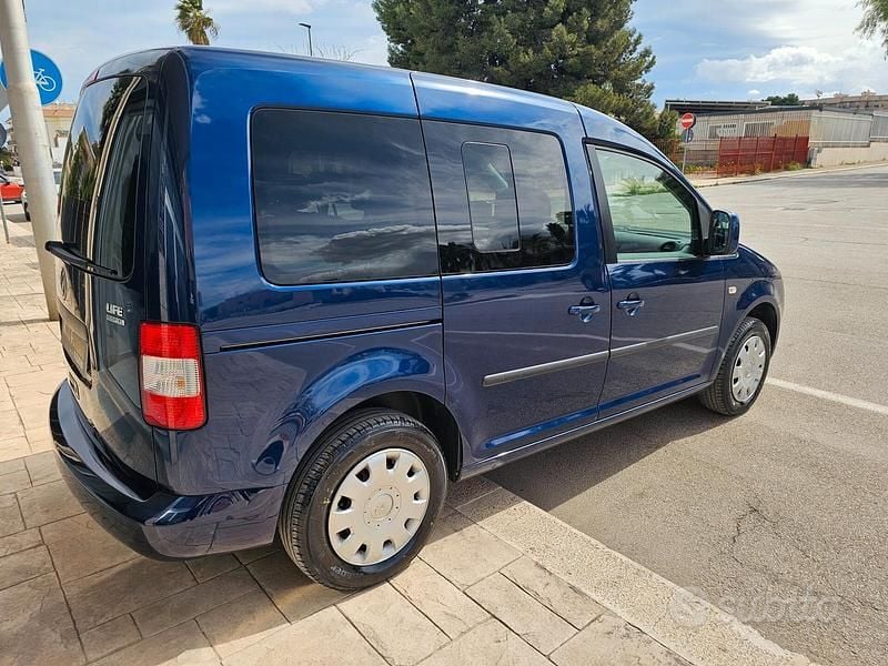 Käytetty VW Caddy 110 HP (80 kW) 2008 Sininen Tila-auto