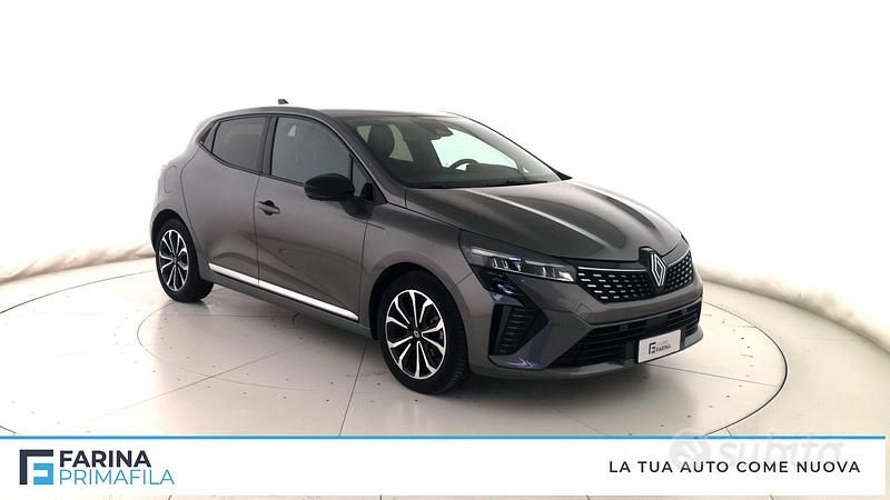 Usata Renault Clio V Techno 91 CV (66 kW) 2024 Grigio Berlina