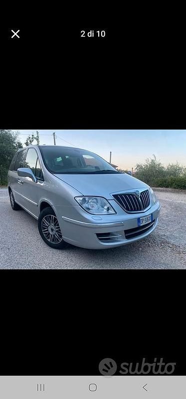 Grigio Usata 2008 Lancia Phedra Monovolume | 4000 € (Molto cara) - Immagine 1/4