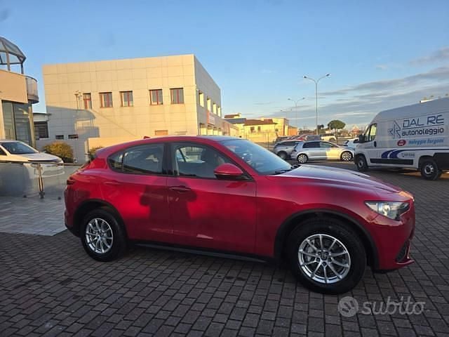 Usata Alfa Romeo Stelvio Business 160 CV (117 kW) 2020 Rosso SUV