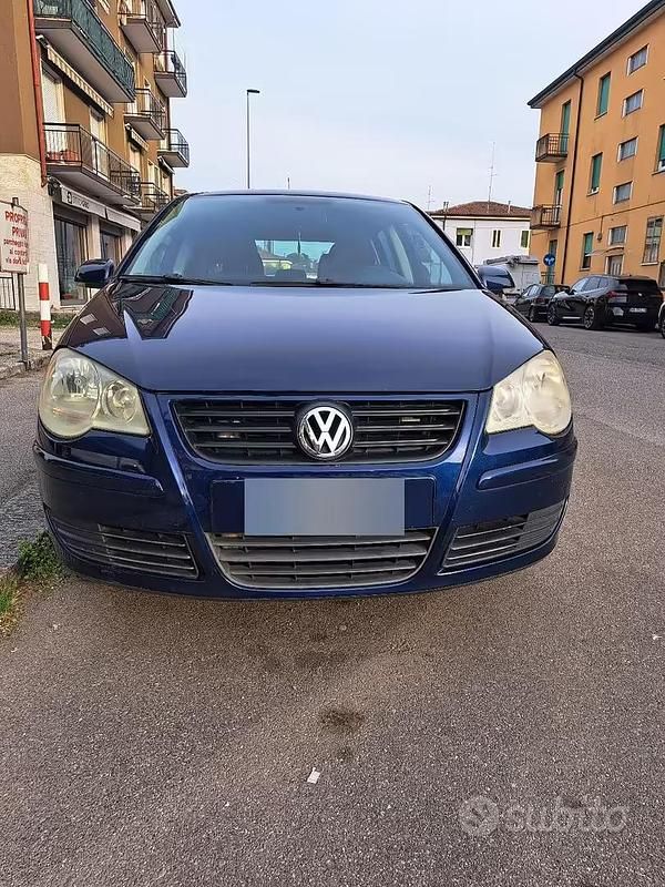 Usata VW Polo Comfortline 80 CV (58 kW) 2004 Blu Utilitaria