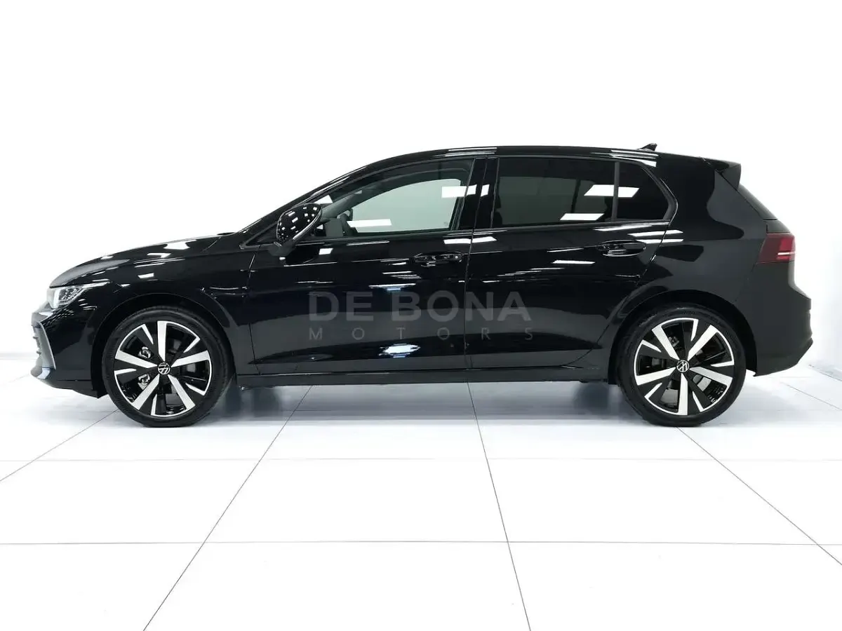 Nuova VW Golf VIII Life 116 CV (85 kW) 2026 Grenadill black metallizzato Berlina