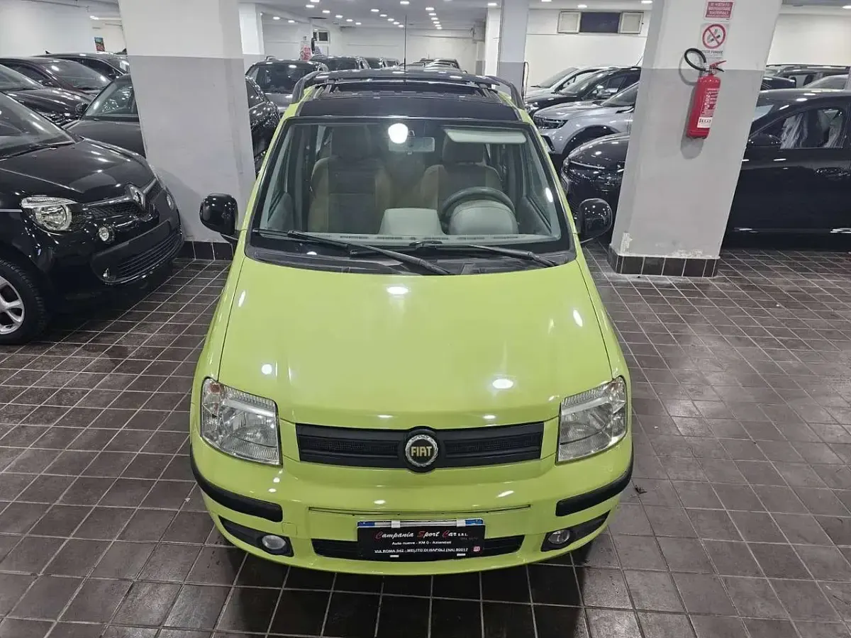 Usata Fiat Panda Emotion 60 CV (44 kW) 2006 Light green Utilitaria