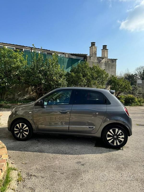 Usata Renault Twingo Techno 60 kW (82 CV) 2024 Utilitaria