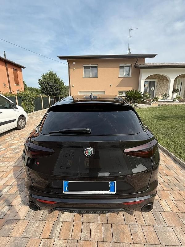 Usata Alfa Romeo Stelvio Veloce 210 CV (154 kW) 2021 Nero SUV