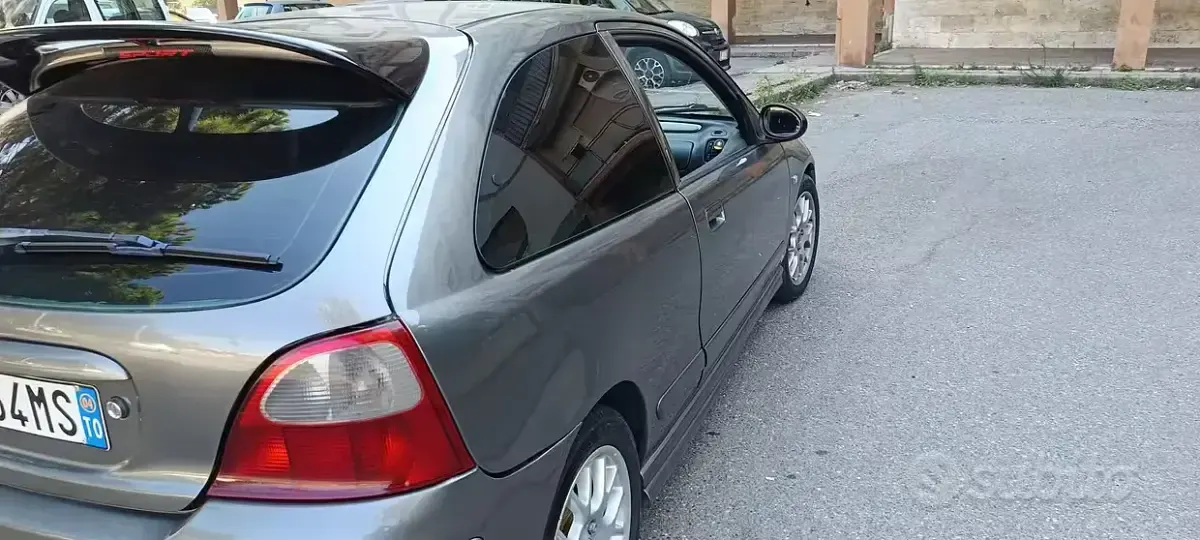 Usata MG ZR 103 CV (75 kW) 2004 Grigio Utilitaria