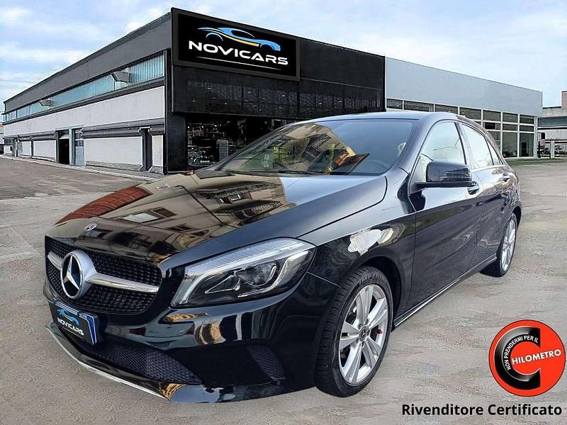 Usata Mercedes A180 Premium 109 CV (80 kW) 2018 Nero notte Berlina