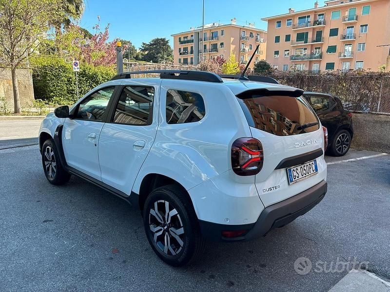 Usata Dacia Duster Journey 91 CV (66 kW) 2024 Bianco SUV