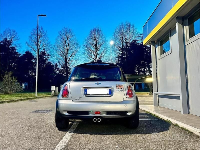 Usata Mini Cooper S 170 CV (125 kW) 2005 Grigio Utilitaria