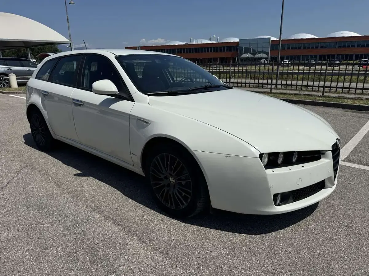 Usata Alfa Romeo 159 Distinctive 170 CV (125 kW) 2011 Bianco Station wagon