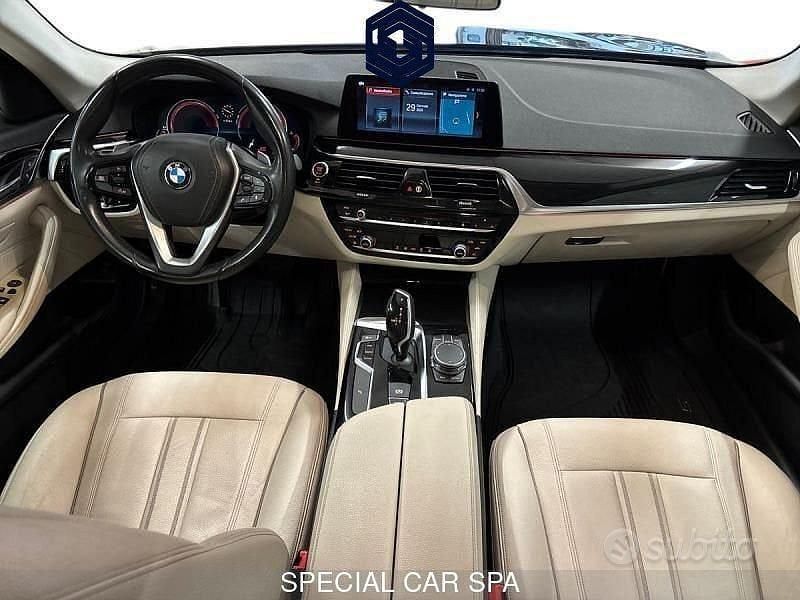 Usata BMW 520 Luxury Line 190 CV (139 kW) 2018 Blu Station wagon