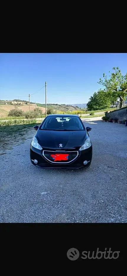 Usata Peugeot 208 68 CV (50 kW) 2013 Nero Utilitaria