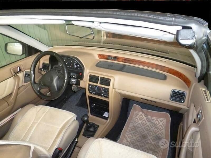 Usata Rover 200 103 CV (75 kW) 1995 Blu Berlina