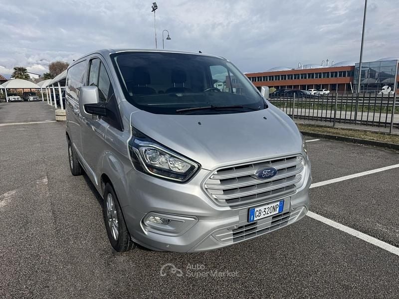Usata Ford Transit Custom 129 CV (94 kW) 2020 Argento Berlina