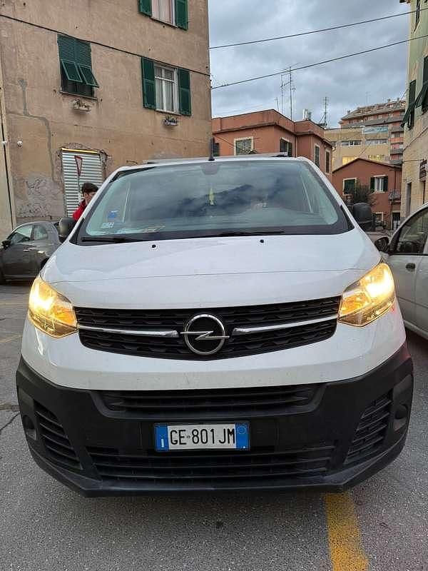 Usata Opel Vivaro 120 CV (88 kW) 2024 Bianco Monovolume