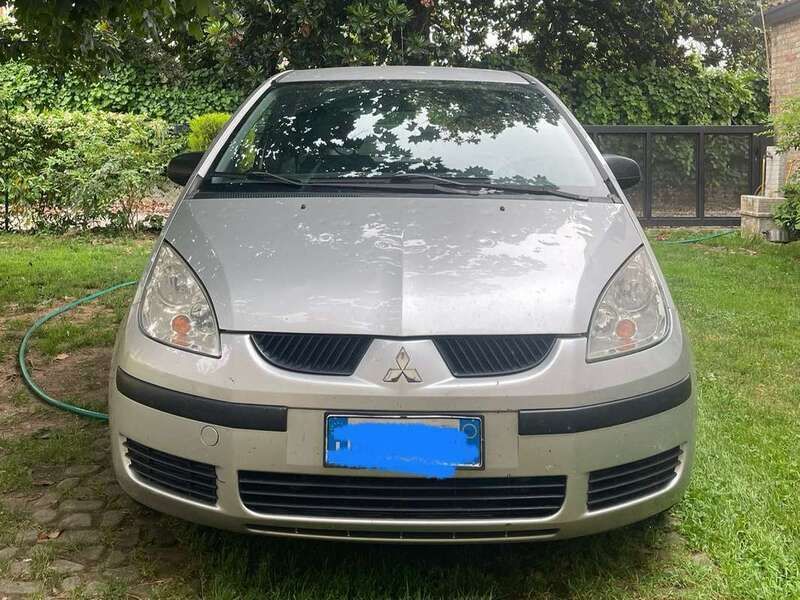 Grigio Usata 2008 Mitsubishi Colt Inform Tre volumi | 2600 € - Immagine 1/4