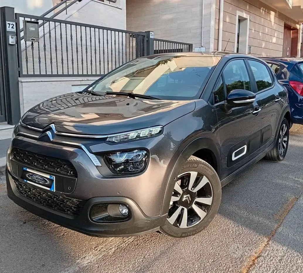 Usata Citroën C3 Shine 102 CV (75 kW) 2023 Grigio Utilitaria