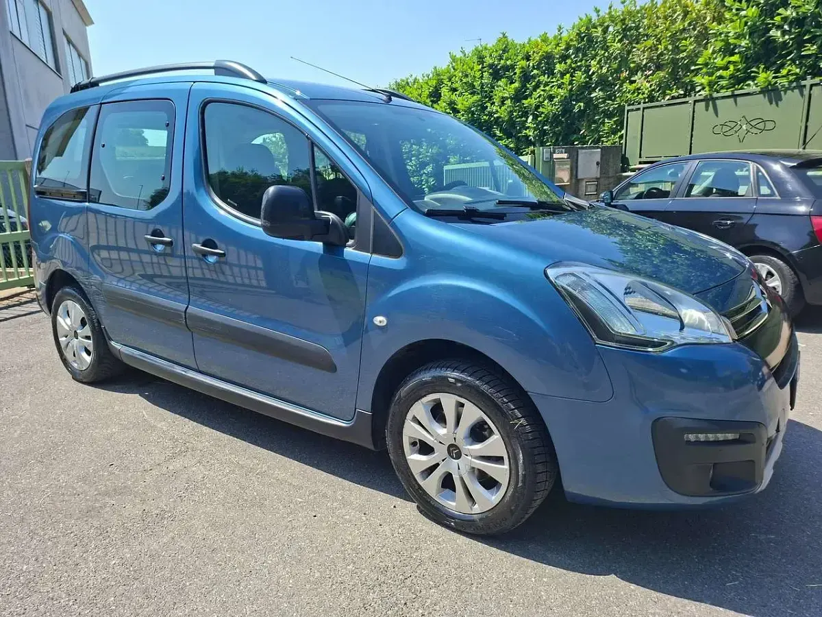 Usata Citroën Berlingo 120 CV (88 kW) 2016 Blu/azzurro Monovolume