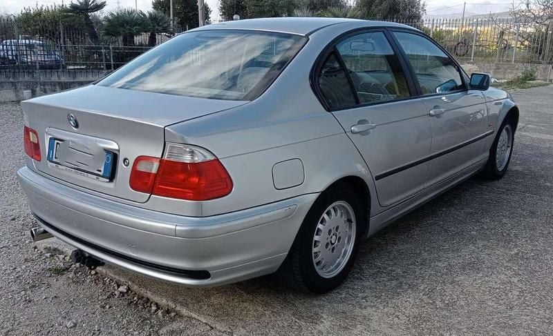 Usata BMW 318 118 CV (86 kW) 1998 Grigio Berlina