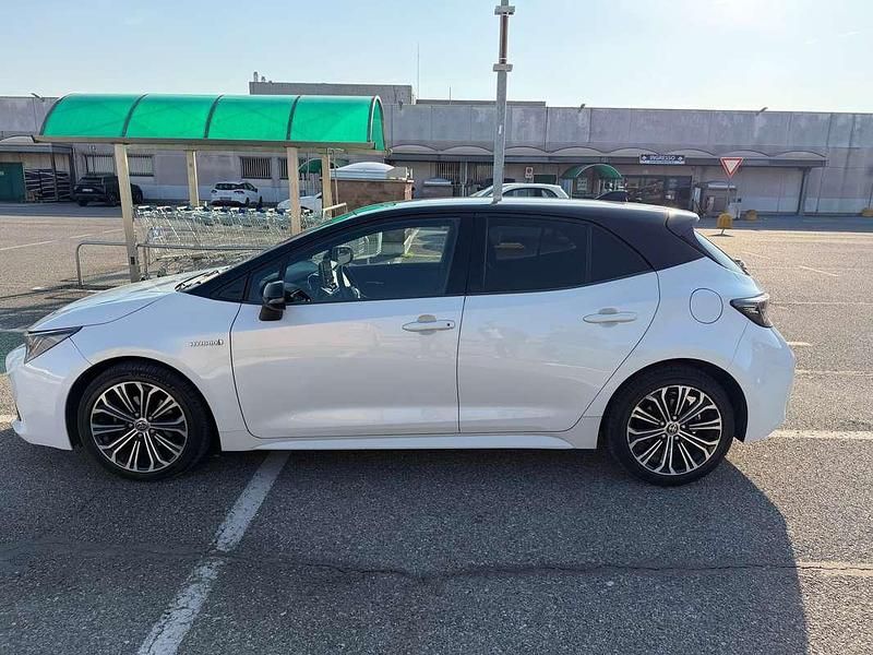 Usata Toyota Corolla Style 98 CV (72 kW) 2020 Bianco Berlina