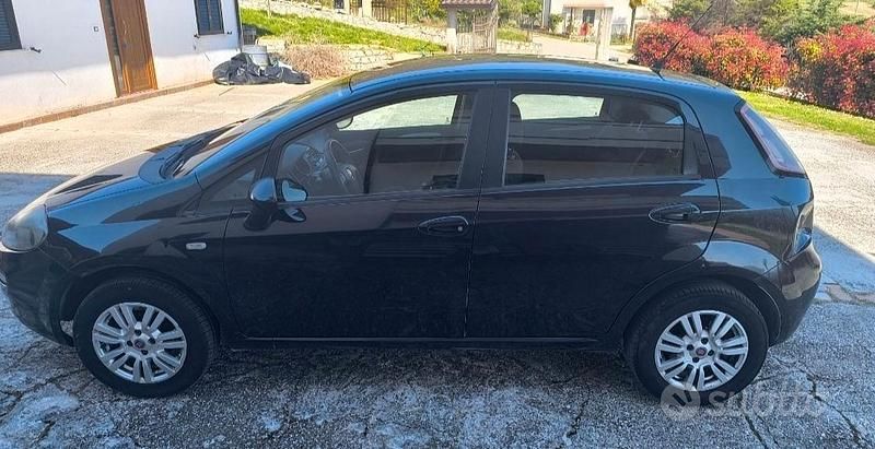 Usata Fiat Punto 77 CV (56 kW) 2014 Blu Utilitaria