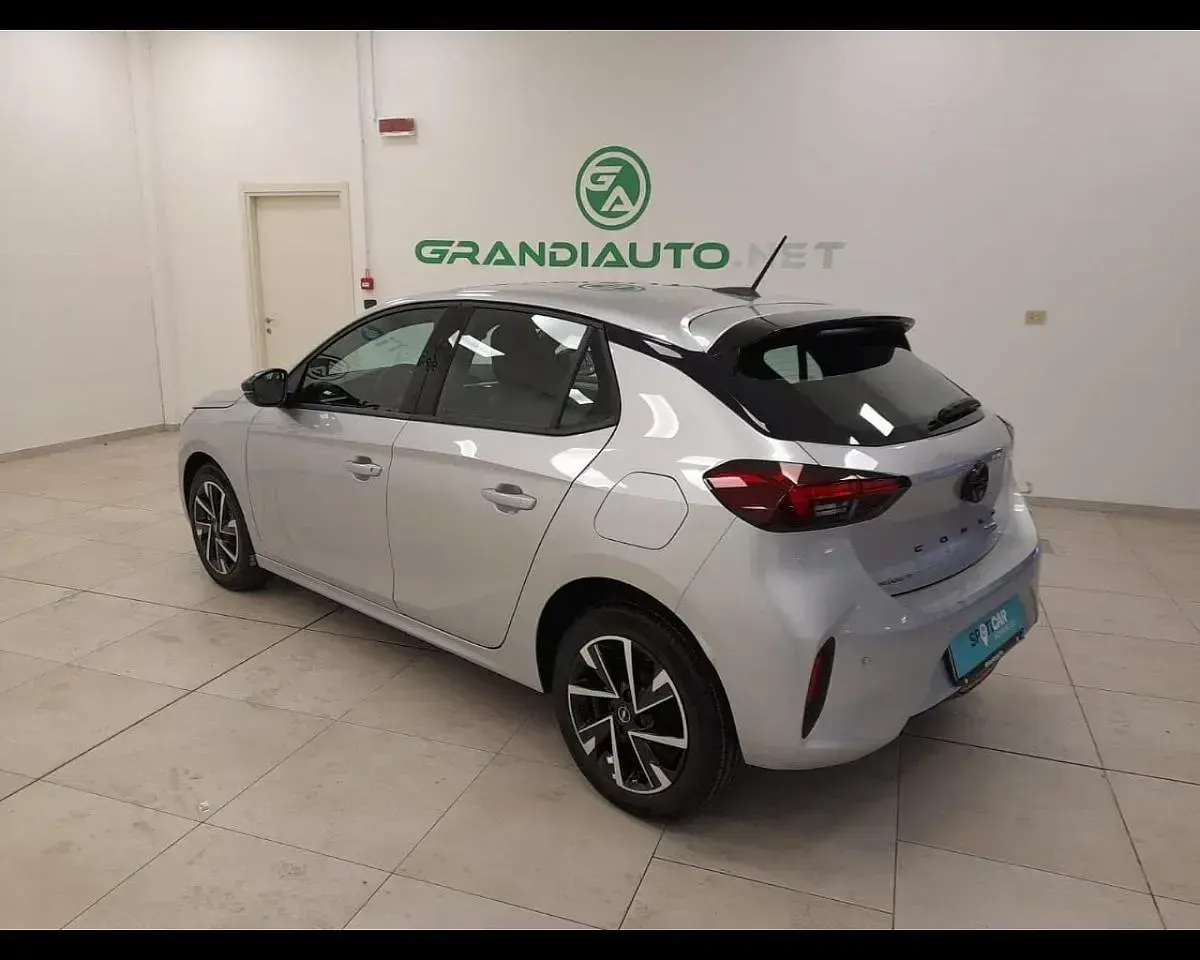 Usata Opel Corsa 110 CV (80 kW) 2025 Argento Utilitaria
