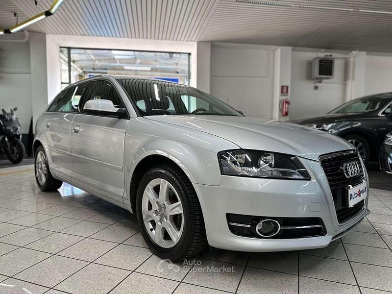 Usata Audi A3 Attraction 105 CV (77 kW) 2012 Argento Utilitaria