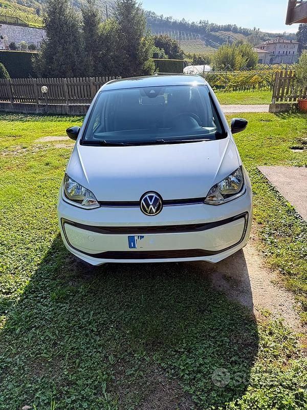 Bianco Usata 2021 VW e-up! Due volumi | 13.500 € (Cara) - Immagine 1/4