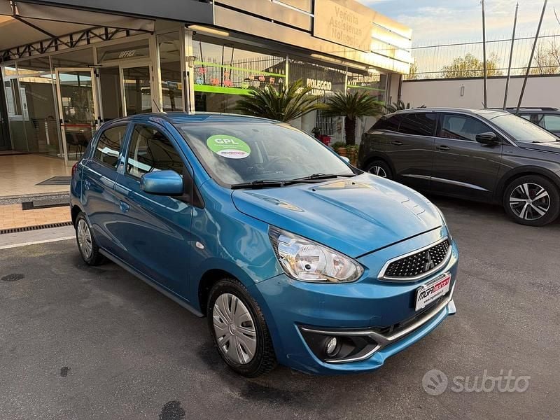 Usata Mitsubishi Space Star Invite 71 CV (52 kW) 2018 Blu Utilitaria