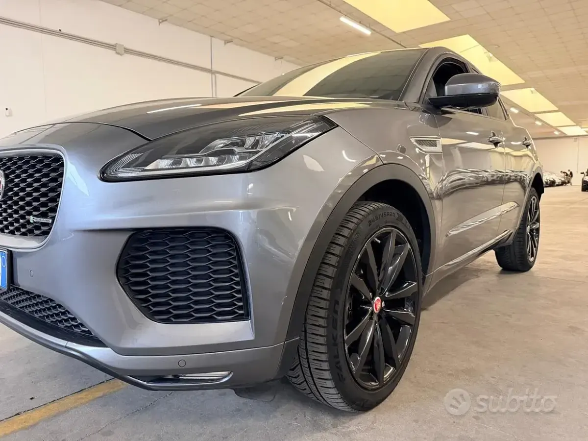 Usata Jaguar E-Pace R-Dynamic 150 CV (110 kW) 2019 Grigio SUV