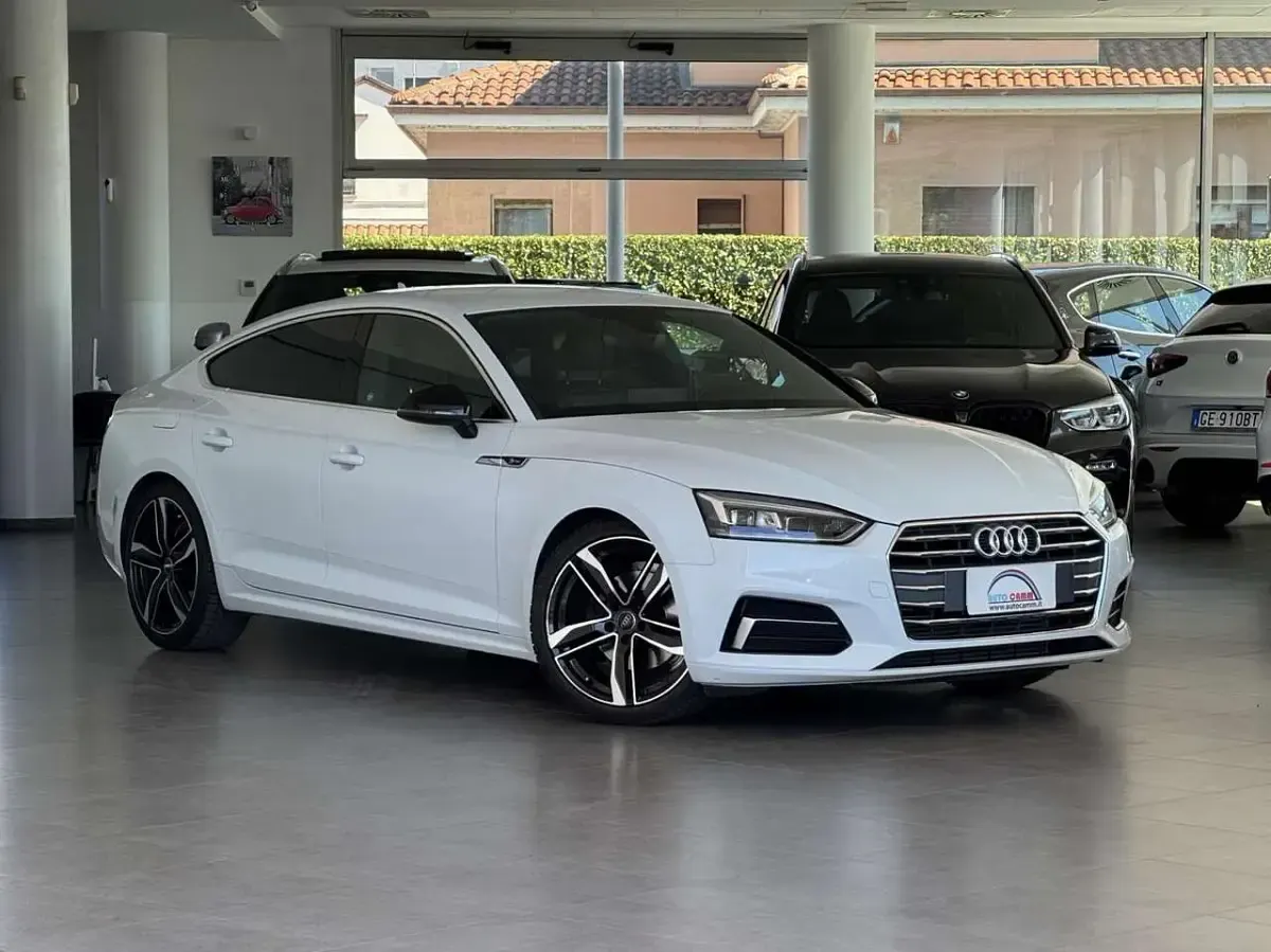 Usata Audi A5 Design 190 CV (139 kW) 2019 Bianco Coupé